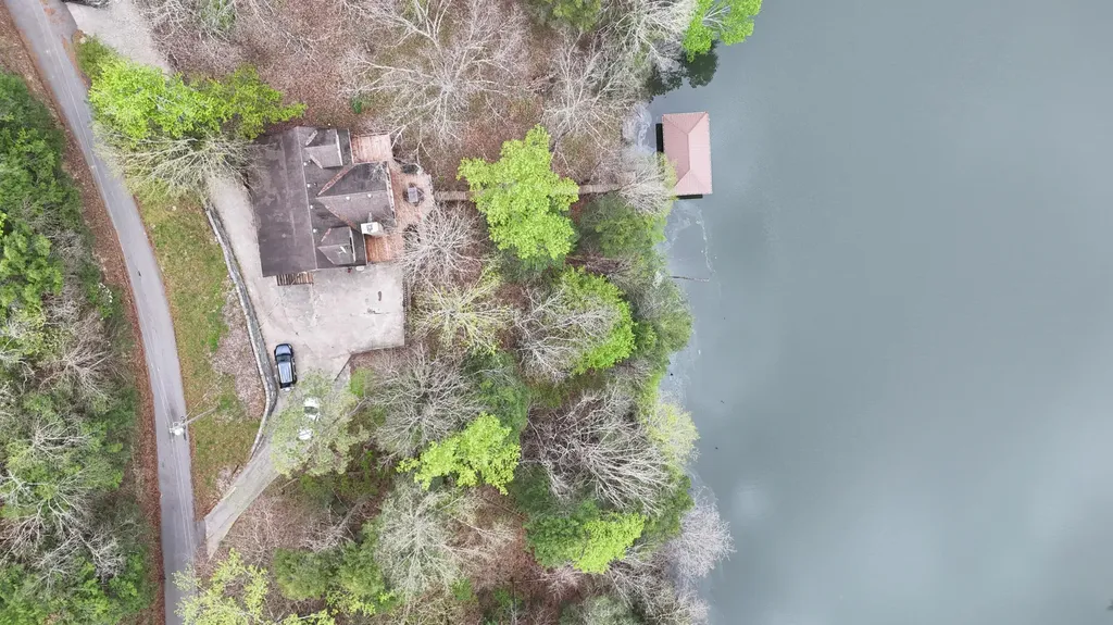 1264 Lake Road London KY 40741