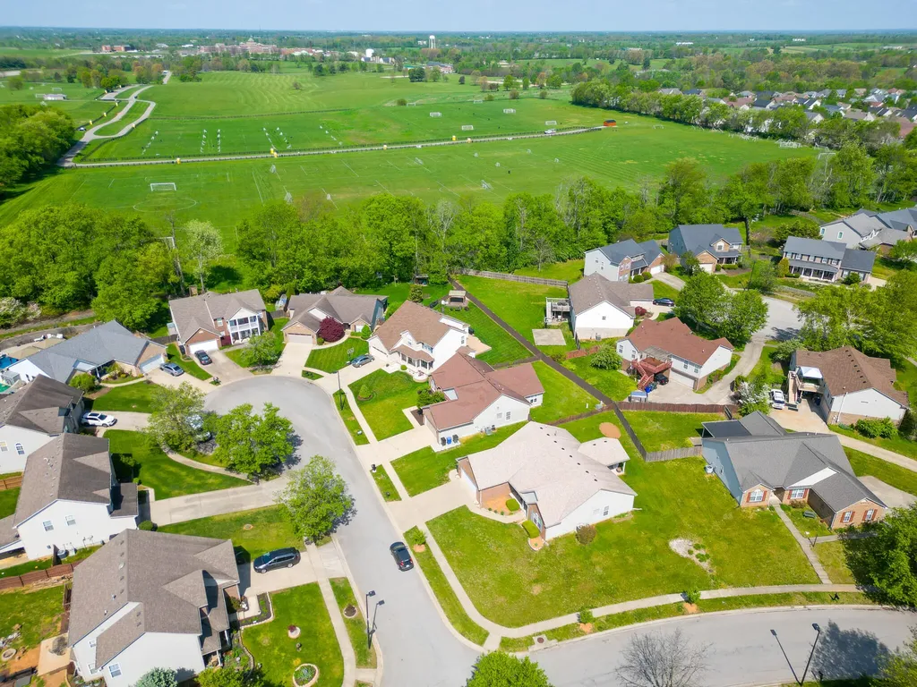 2705 Suzanne Circle Lexington KY 40511