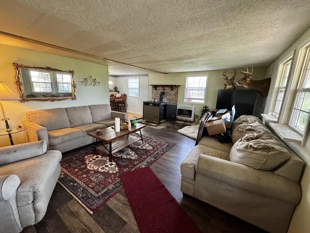 6895 Kentucky 643 Crab Orchard KY 40419