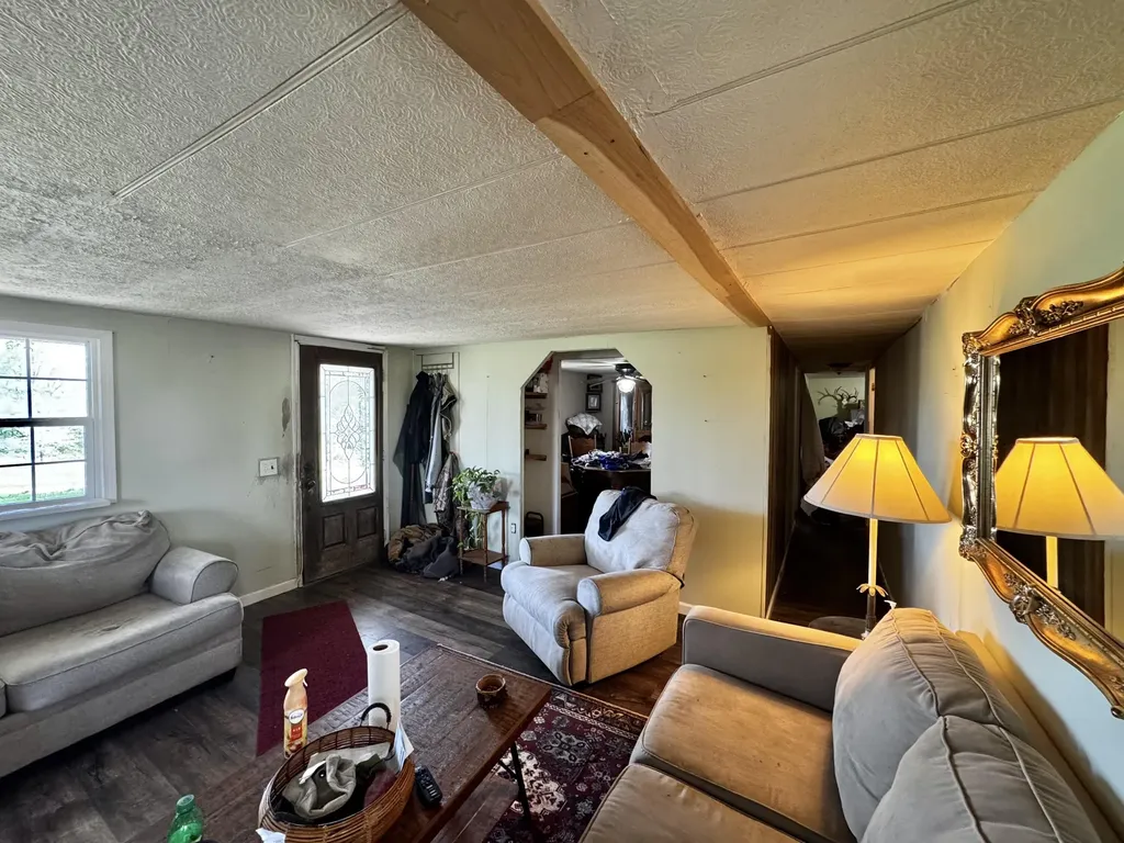 6895 Kentucky 643 Crab Orchard KY 40419
