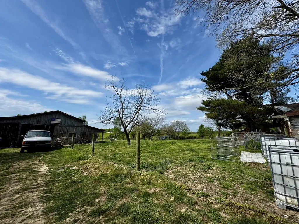 6895 Kentucky 643 Crab Orchard KY 40419