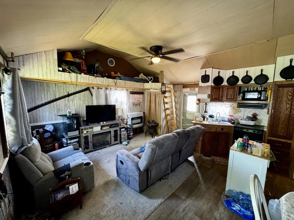 6895 Kentucky 643 Crab Orchard KY 40419