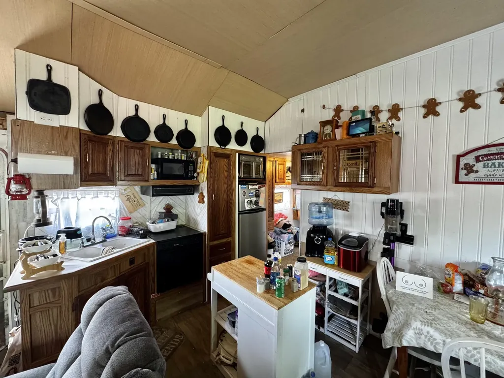 6895 Kentucky 643 Crab Orchard KY 40419