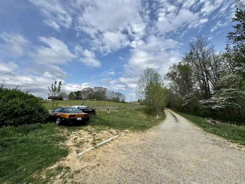 6895 Kentucky 643 Crab Orchard KY 40419