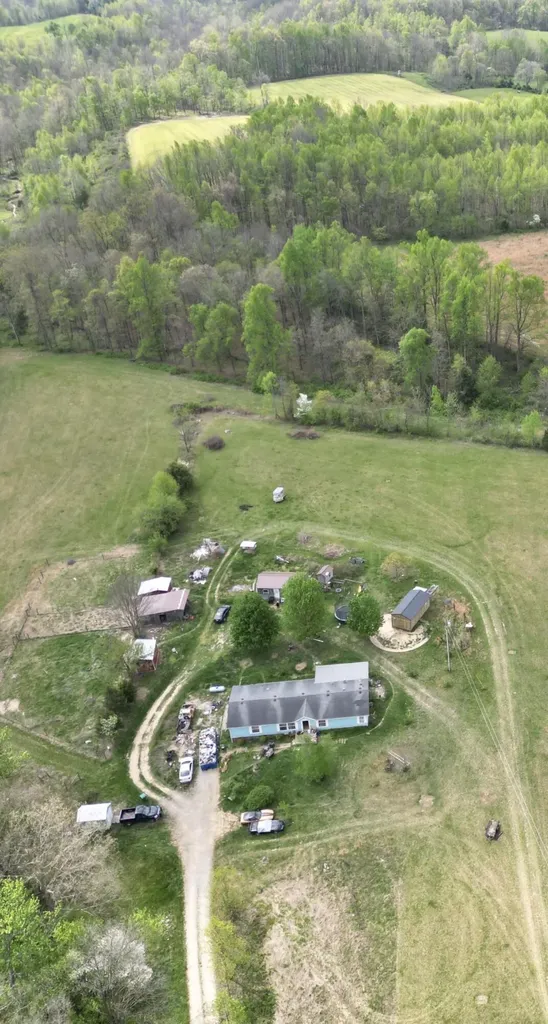 6895 Kentucky 643 Crab Orchard KY 40419