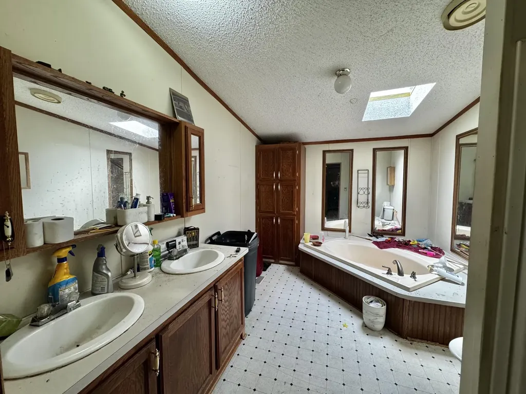 6895 Kentucky 643 Crab Orchard KY 40419