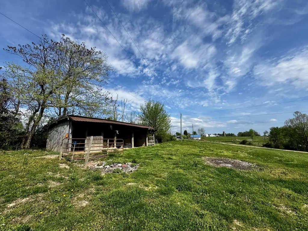 6895 Kentucky 643 Crab Orchard KY 40419
