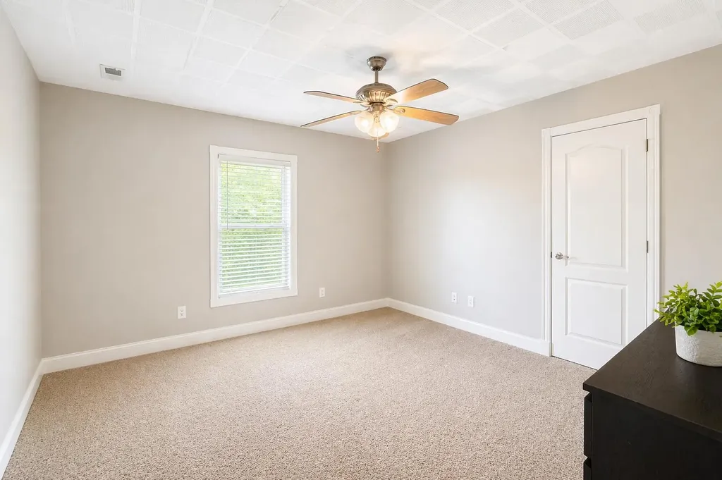 73 Wills Way Taylorsville KY 40071