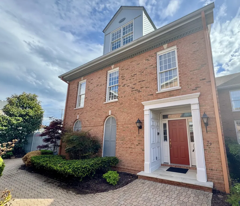 23A Charleston Greene Danville KY 40422