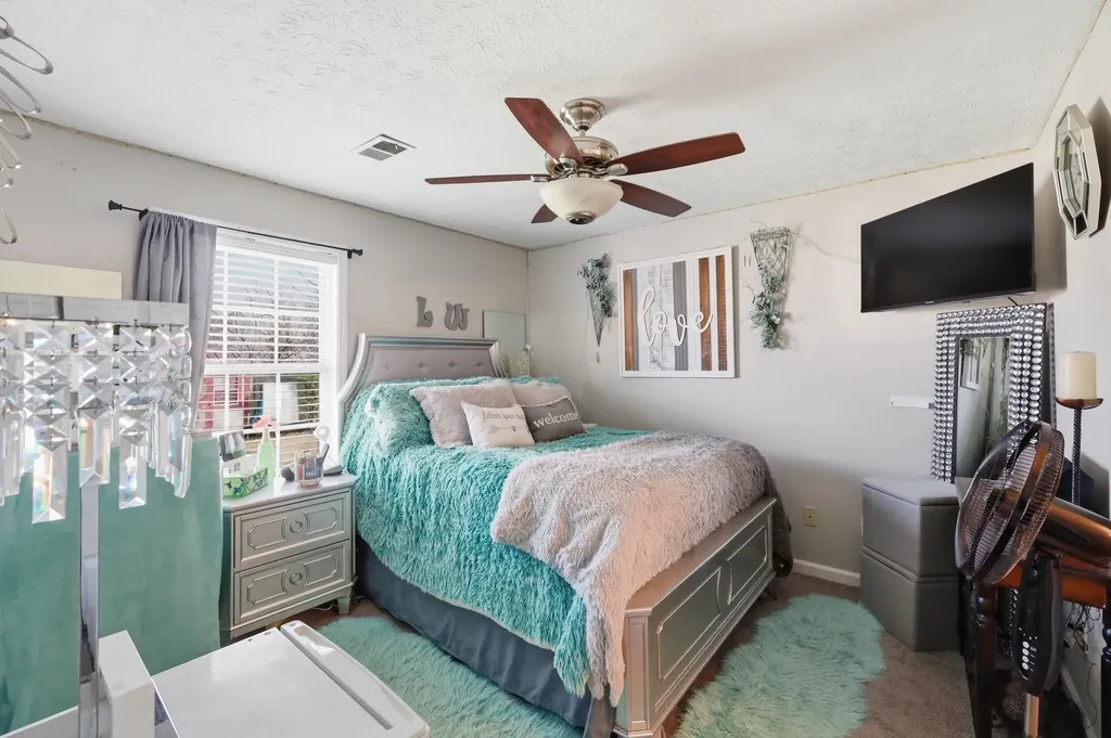 105 Charmac Road Versailles KY 40383