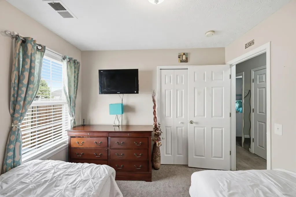 105 Charmac Road Versailles KY 40383
