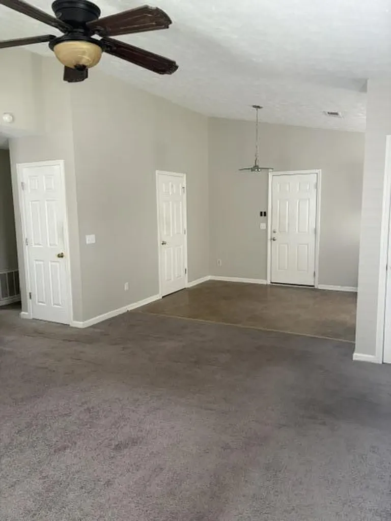 105 Charmac Road Versailles KY 40383
