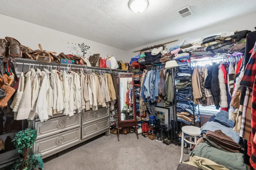 105 Charmac Road Versailles KY 40383