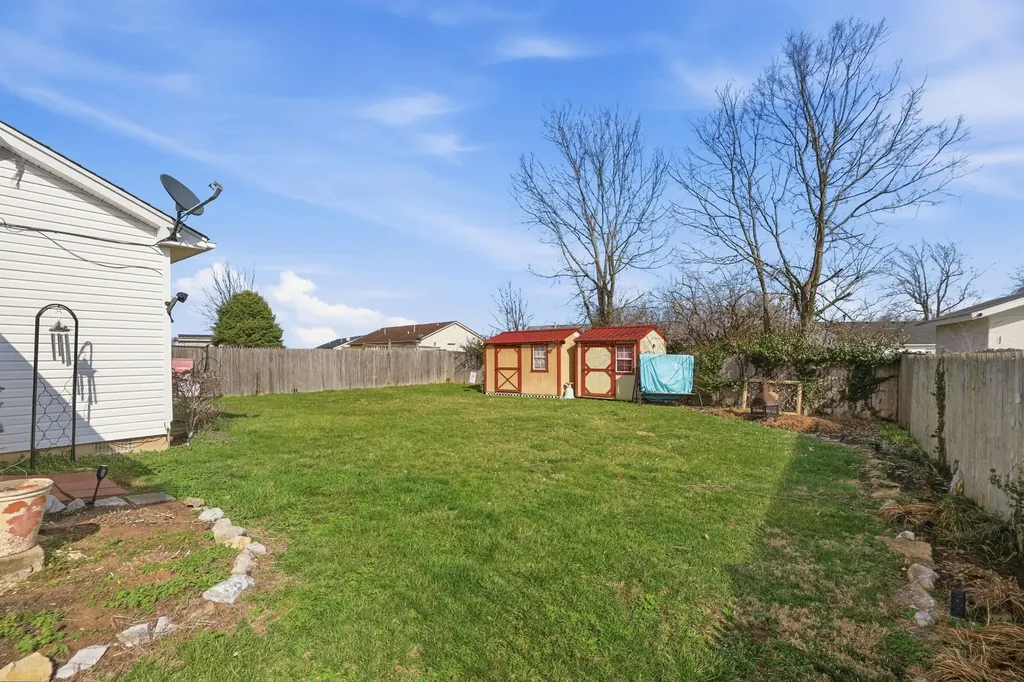 105 Charmac Road Versailles KY 40383