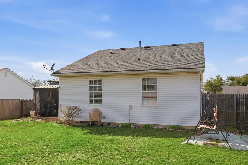 105 Charmac Road Versailles KY 40383