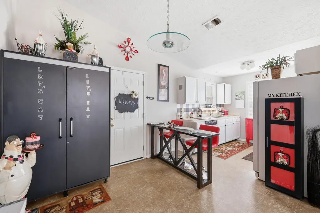 105 Charmac Road Versailles KY 40383