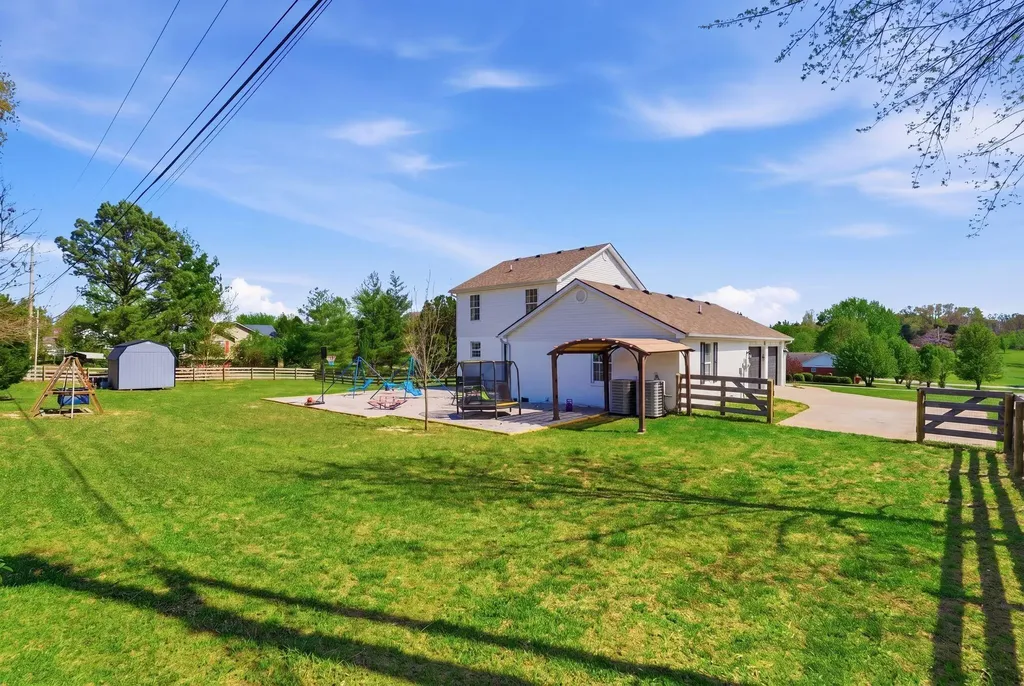 352 Springhurst Drive Berea KY 40403