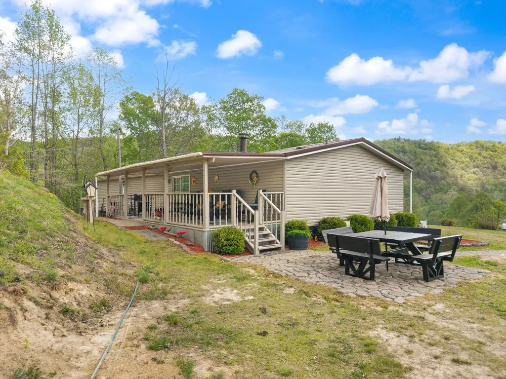 9969 State Highway 581 Paintsville KY 41240