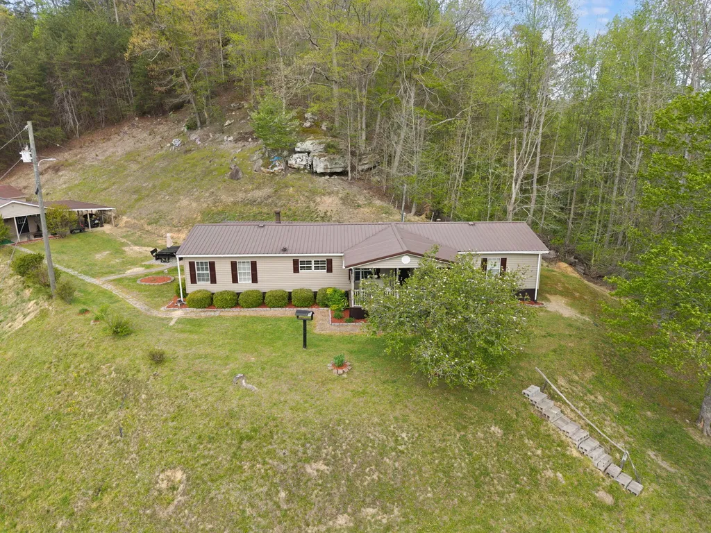 9969 State Highway 581 Paintsville KY 41240