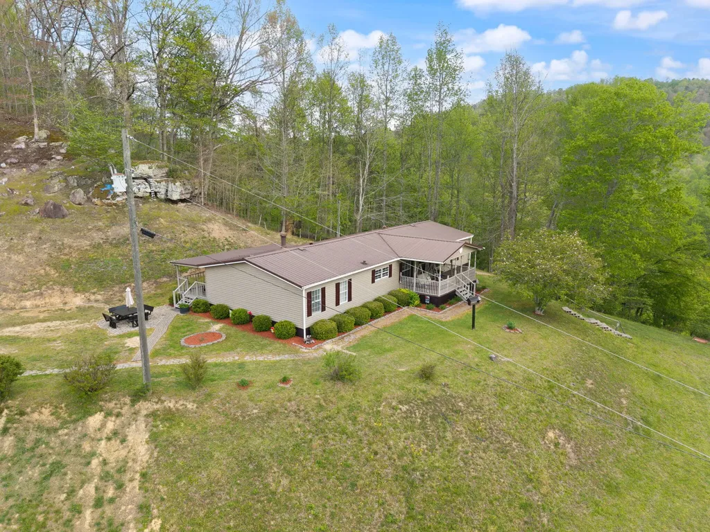 9969 State Highway 581 Paintsville KY 41240