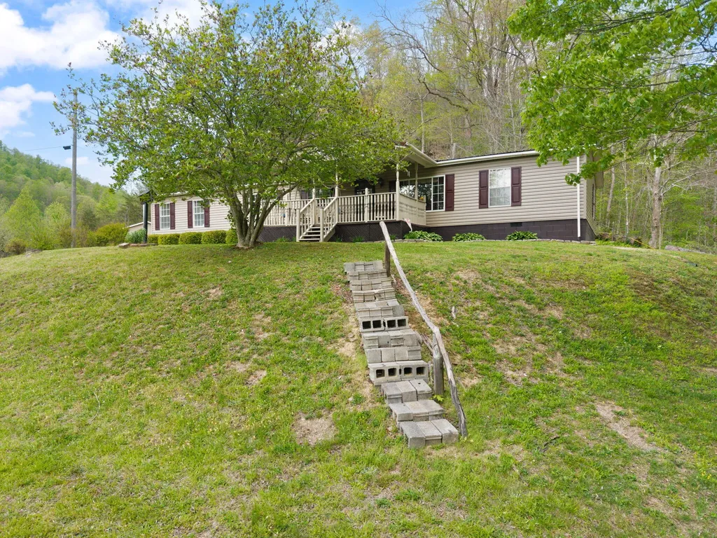 9969 State Highway 581 Paintsville KY 41240