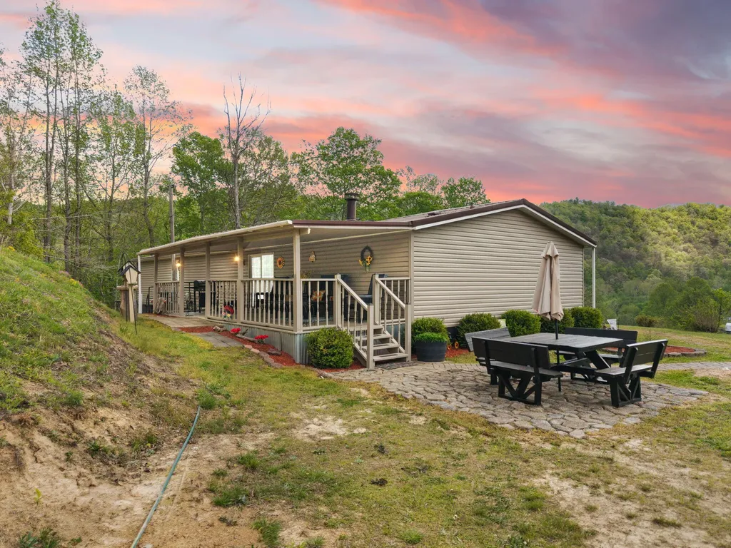 9969 State Highway 581 Paintsville KY 41240