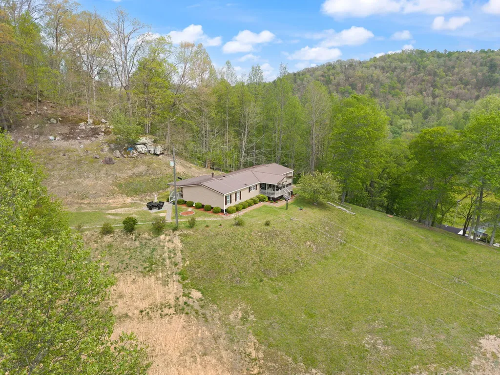 9969 State Highway 581 Paintsville KY 41240