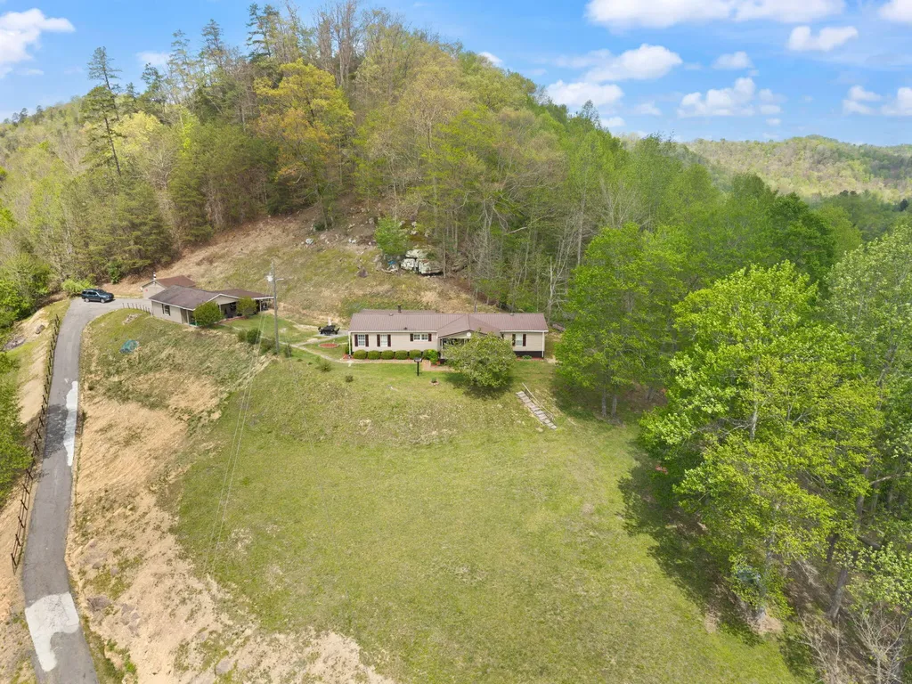 9969 State Highway 581 Paintsville KY 41240