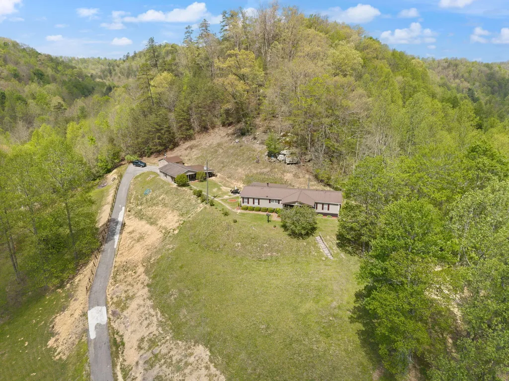 9969 State Highway 581 Paintsville KY 41240