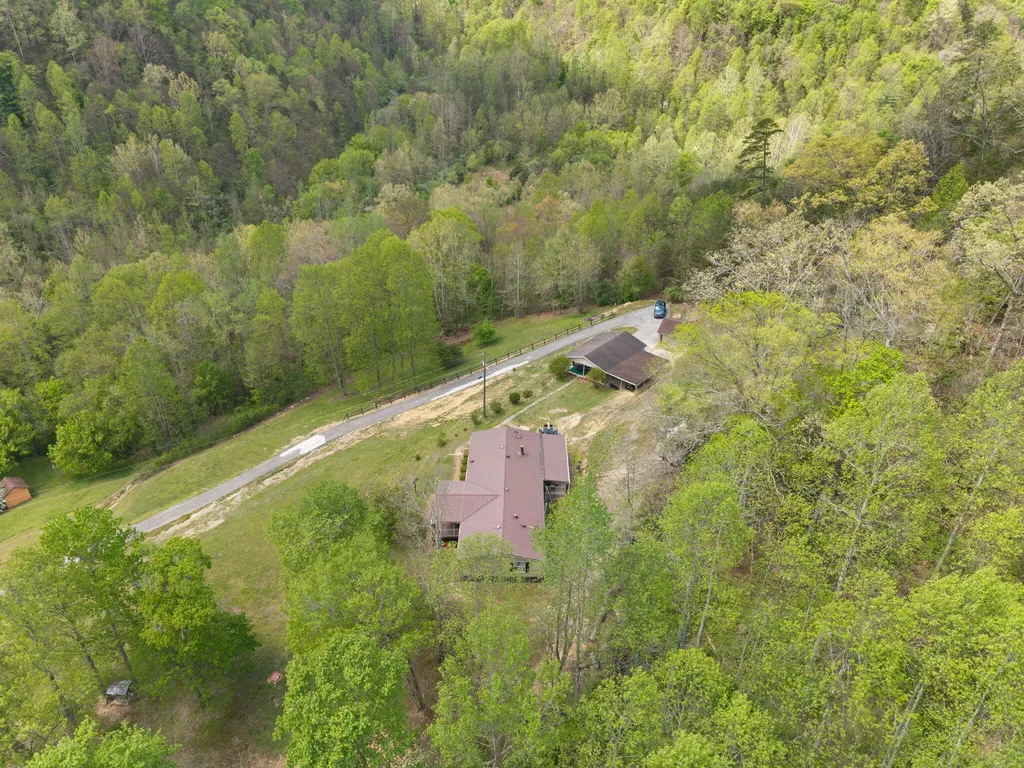 9969 State Highway 581 Paintsville KY 41240