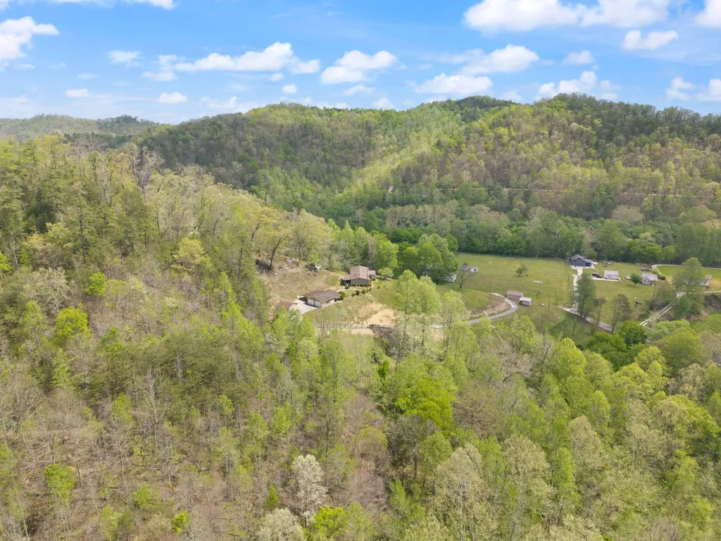 9969 State Highway 581 Paintsville KY 41240
