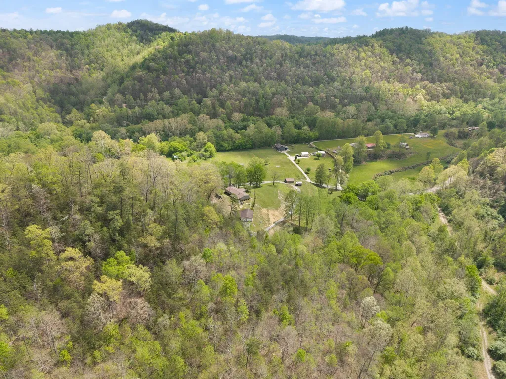 9969 State Highway 581 Paintsville KY 41240