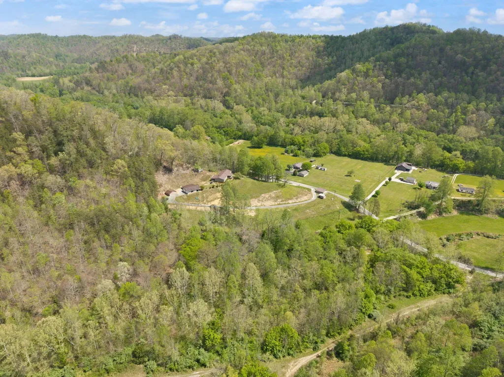 9969 State Highway 581 Paintsville KY 41240
