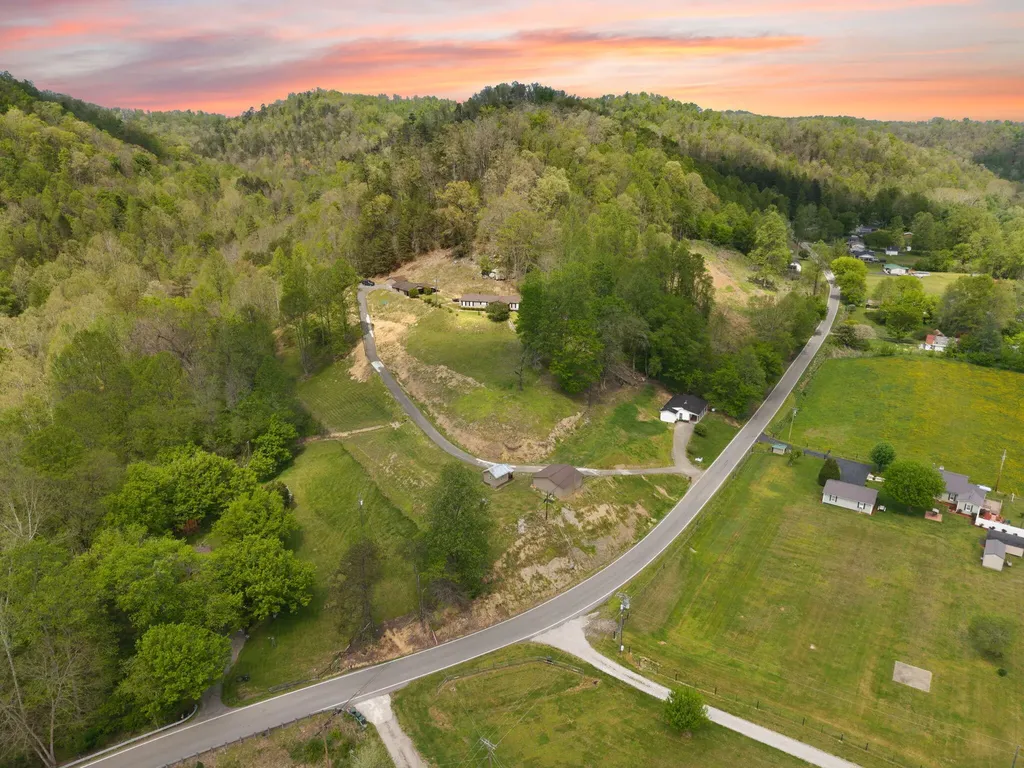 9969 State Highway 581 Paintsville KY 41240