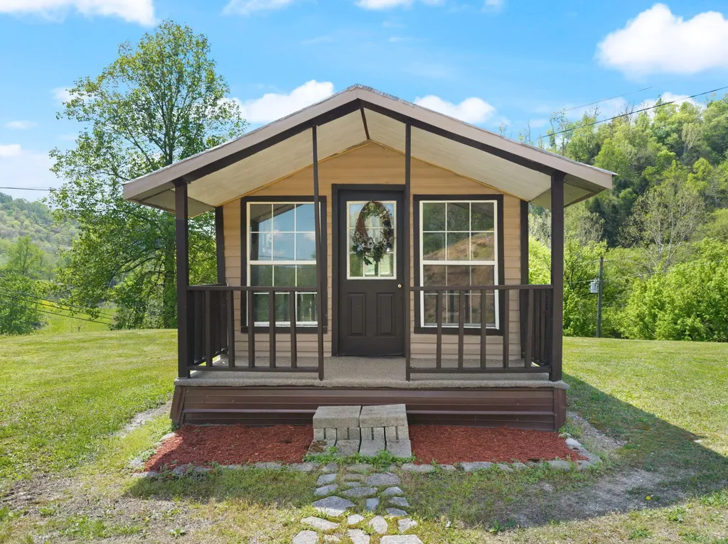 9969 State Highway 581 Paintsville KY 41240