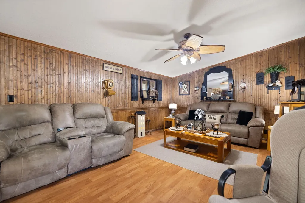 9969 State Highway 581 Paintsville KY 41240