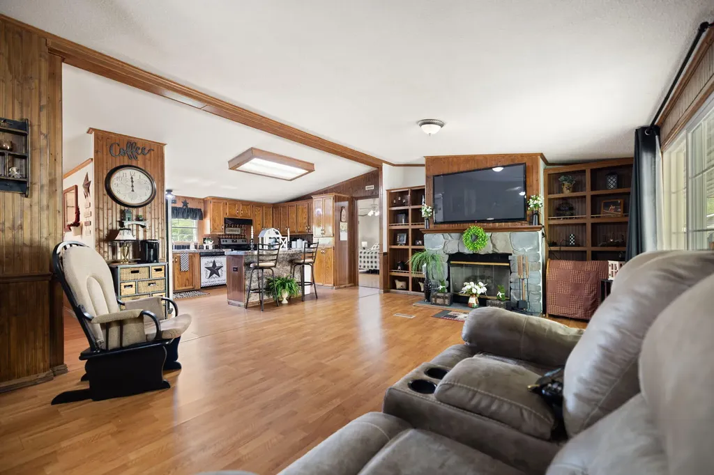 9969 State Highway 581 Paintsville KY 41240