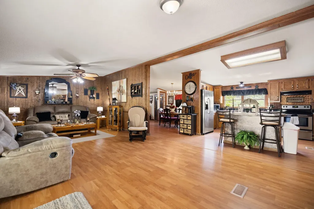 9969 State Highway 581 Paintsville KY 41240