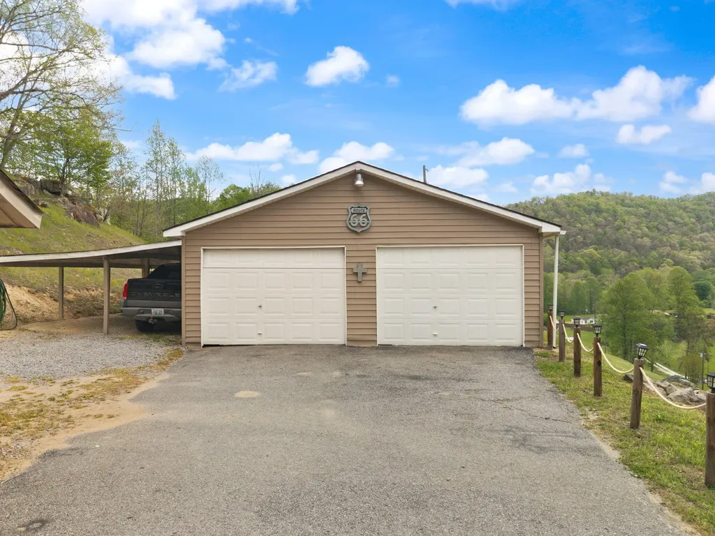 9969 State Highway 581 Paintsville KY 41240