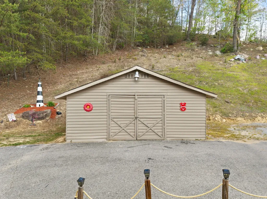 9969 State Highway 581 Paintsville KY 41240