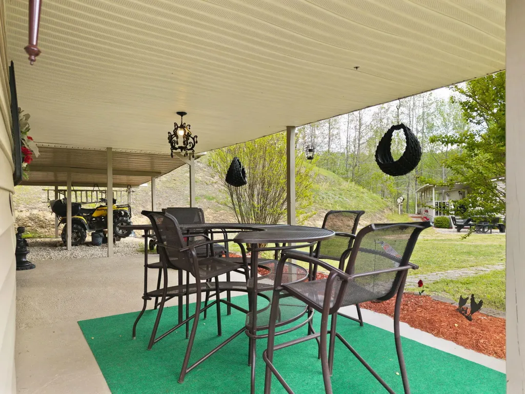 9969 State Highway 581 Paintsville KY 41240
