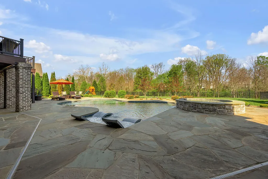 2656 Cayman Heights Lexington KY 40509