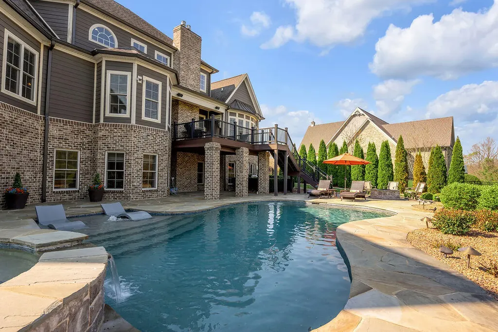 2656 Cayman Heights Lexington KY 40509