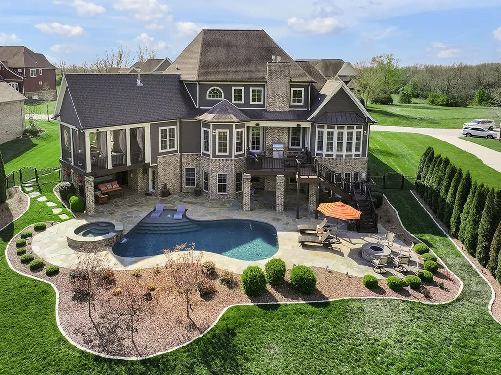 2656 Cayman Heights Lexington KY 40509