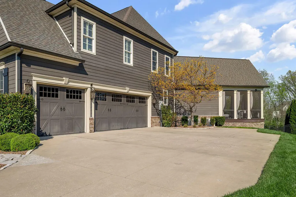 2656 Cayman Heights Lexington KY 40509