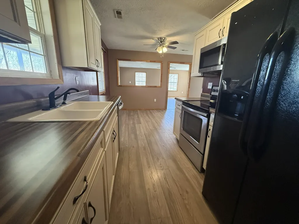 995 Cobhill Road Irvine KY 40336
