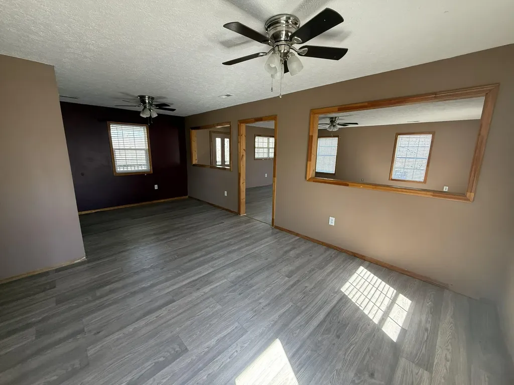 995 Cobhill Road Irvine KY 40336