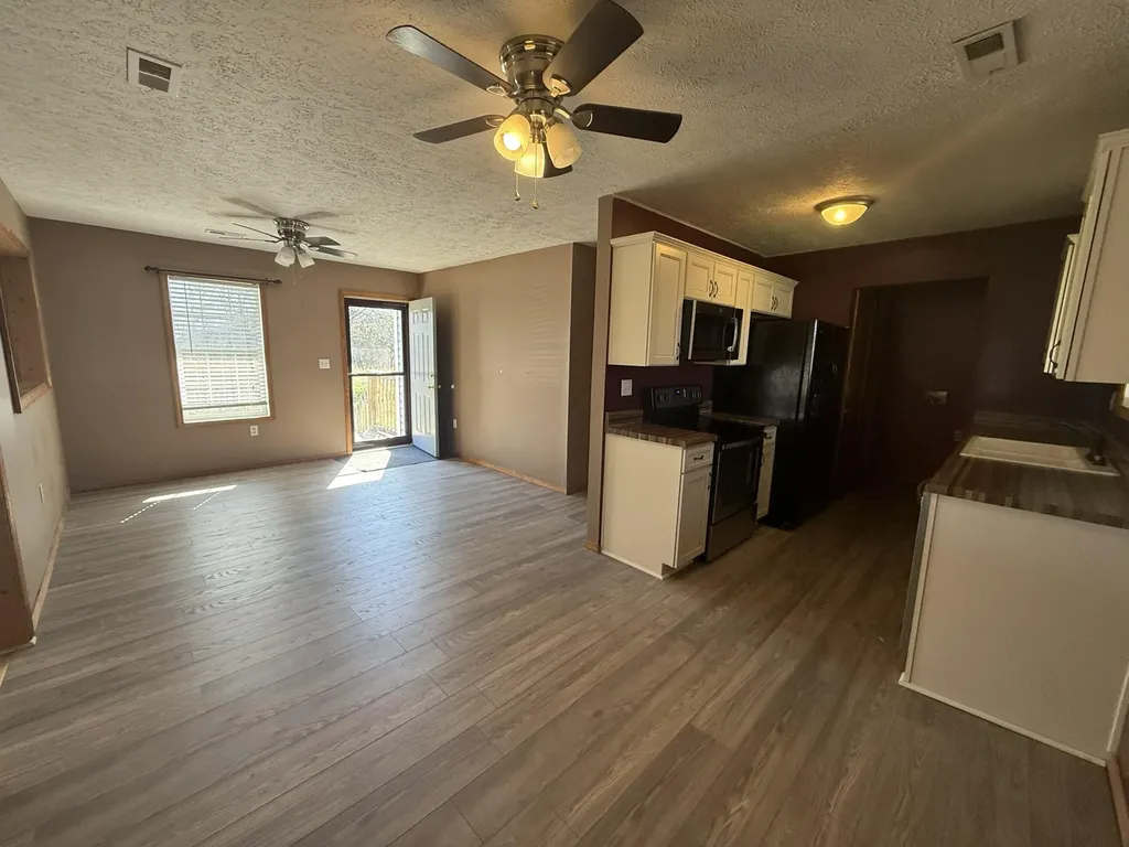 995 Cobhill Road Irvine KY 40336