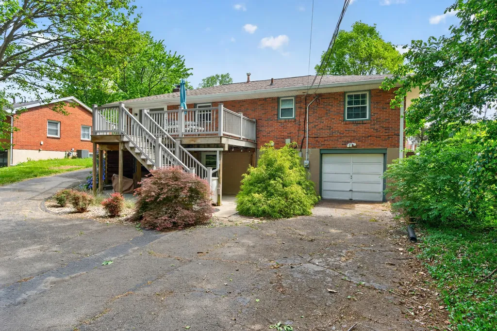 1040 Della Drive Lexington KY 40504