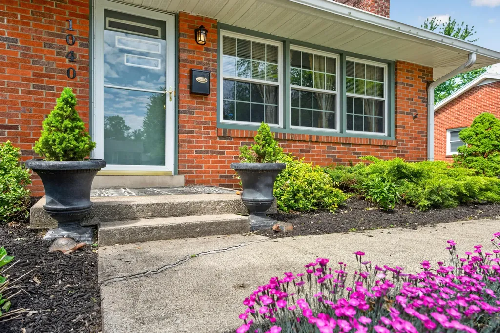 1040 Della Drive Lexington KY 40504